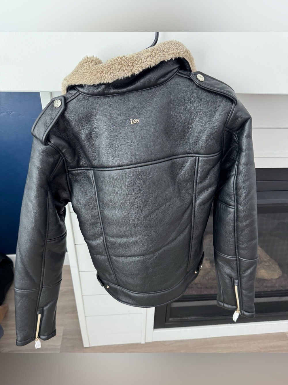 Lee WOMEN'S SHERPA LINED VEGAN LEATHER MOTO JACKET Womens Medium New With Flaw - Picture 6 of 6